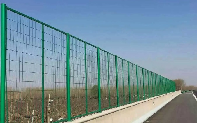 四川高速公路护栏网生产厂家